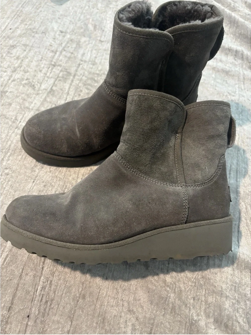 UGG Kristin Womens Boots 1012497 Gray Suede Wedge SIZE 6.5 Ankle Boot - Picture 2 of 10